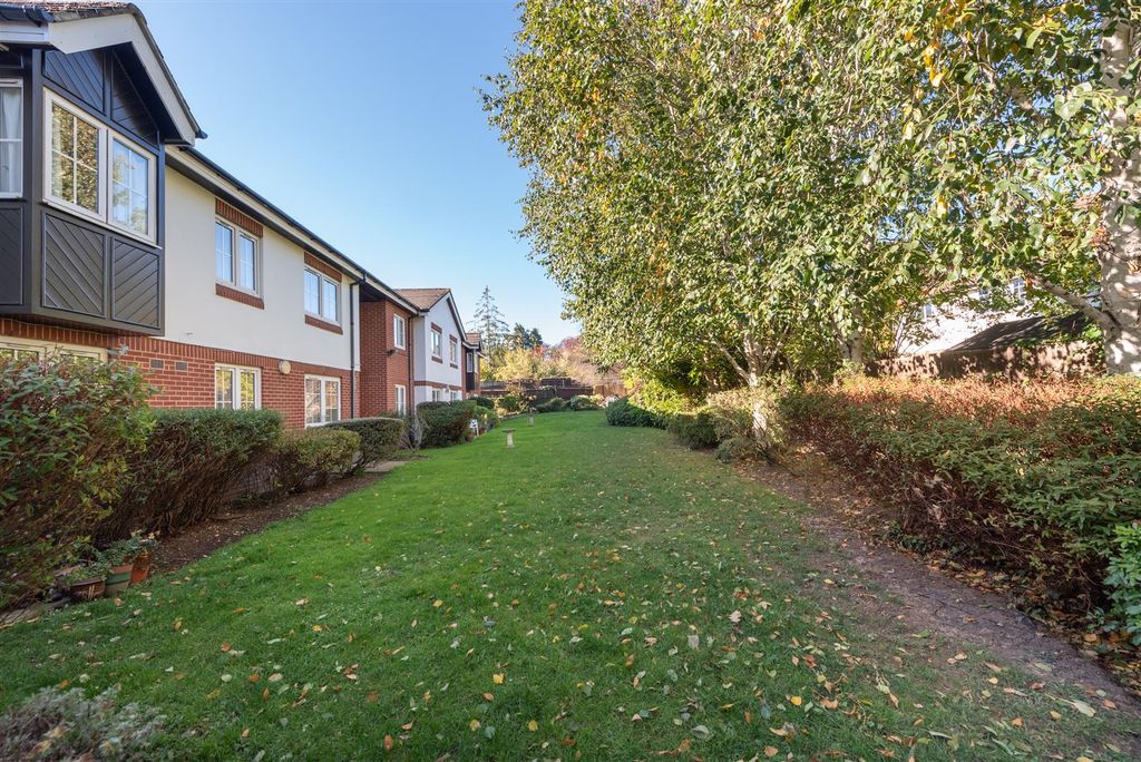 Property photo 2 of 11 Woodmere 12.Jpg