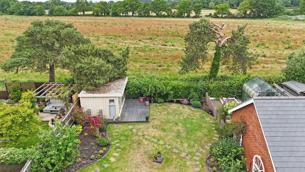 Property photo 2 of 18