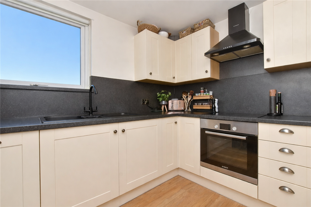 Property photo 1 of 12 Kitchen