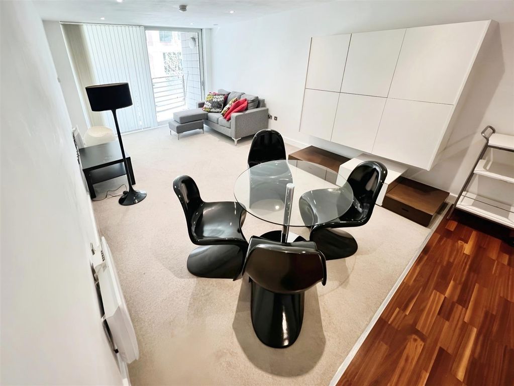 Property photo 3 of 14 Lounge Diner
