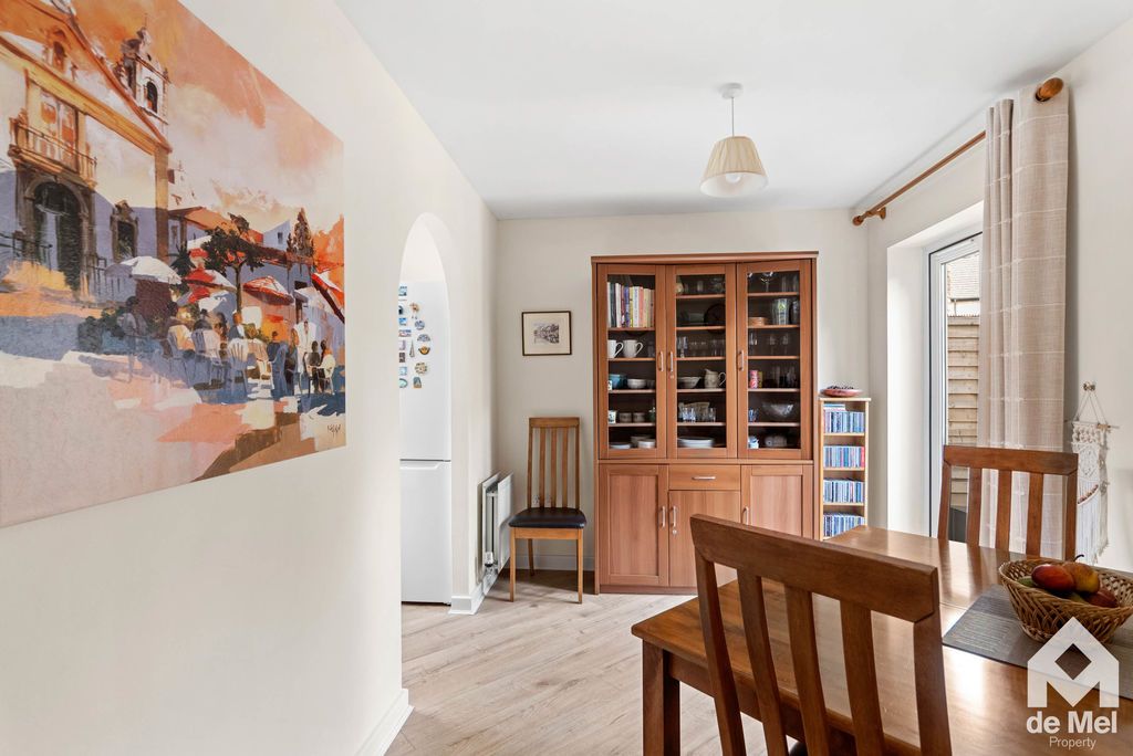 Property photo 3 of 14 Photo 9