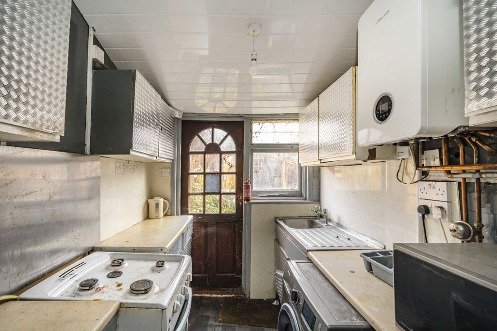 Property photo 2 of 8