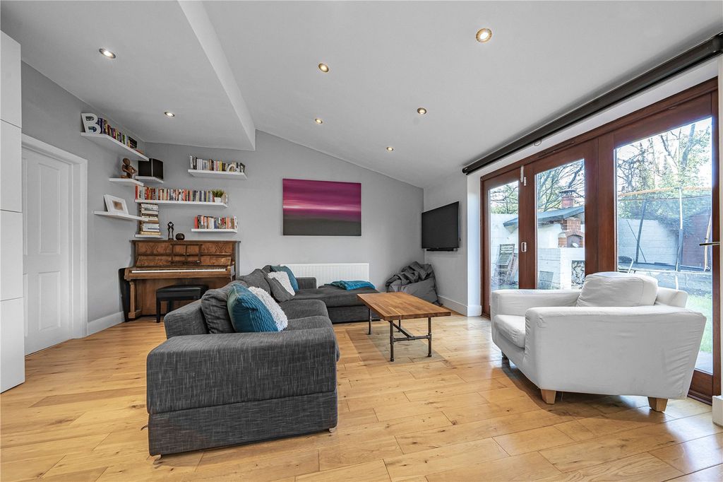 Property photo 2 of 18 Picture 2