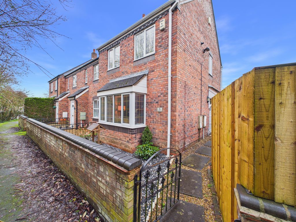 Property photo 1 of 13 Photo 3