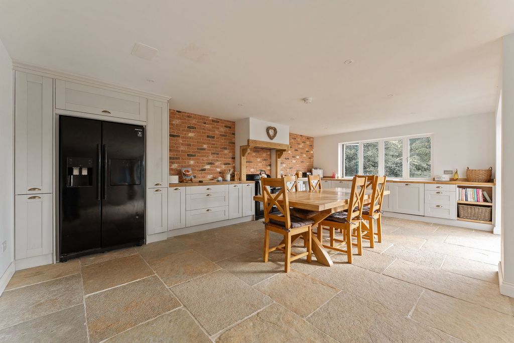 Property photo 2 of 36