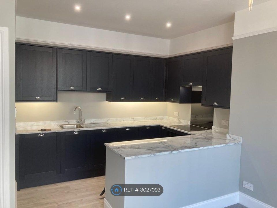Property photo 2 of 8 Kitchen