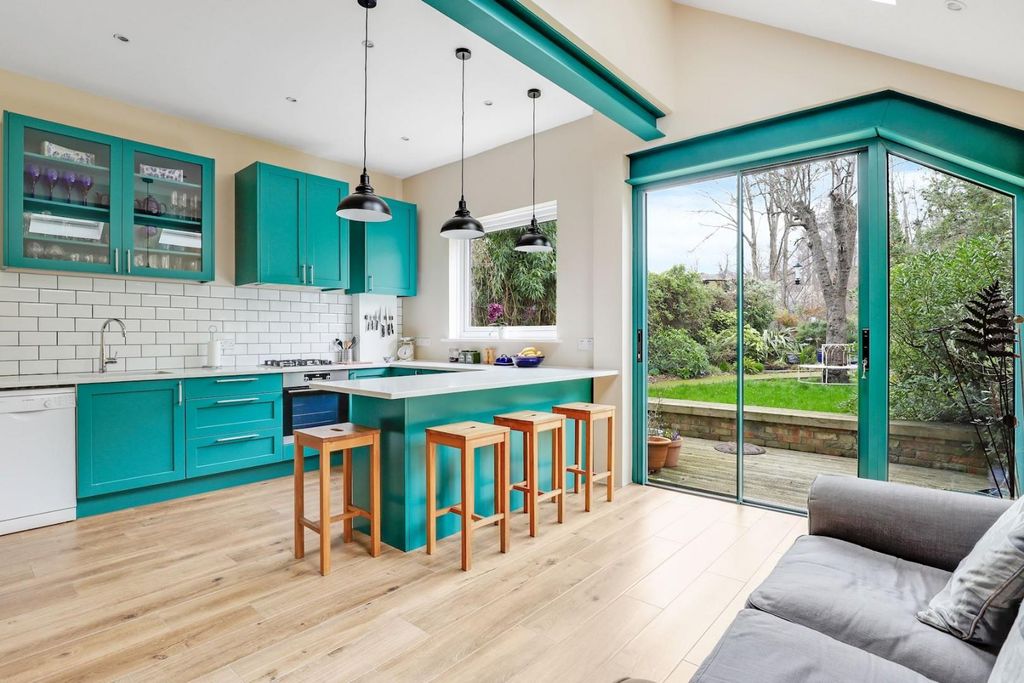 Property photo 1 of 19 07-Cdd5Jhpropworld- 84 Venner Road - 16-Medium.Jpg