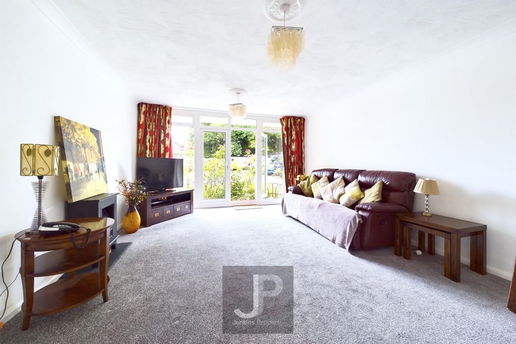 Property photo 3 of 17 Cam01632G0-Pr0113-Still013.Jpg