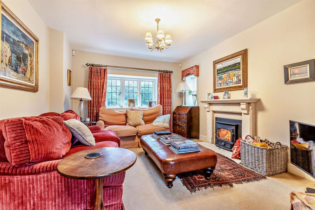 Property photo 3 of 17 8532185-Interior08-800.Jpg
