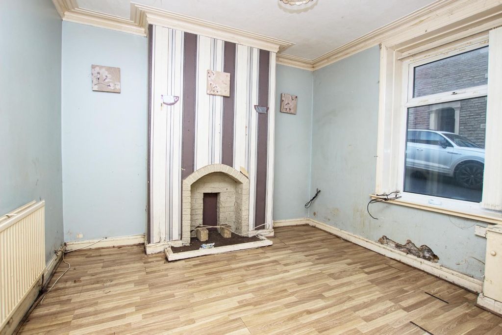 Property photo 2 of 7 Preston Street (2).Jpg