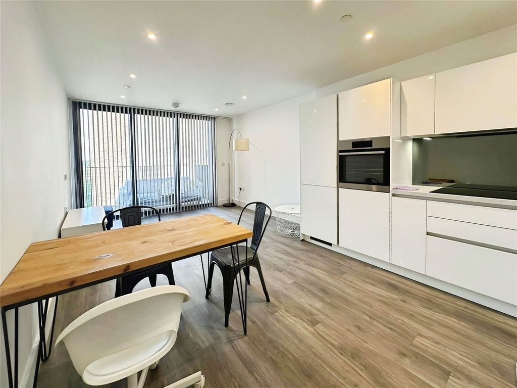 Property photo 2 of 7 Kitchen