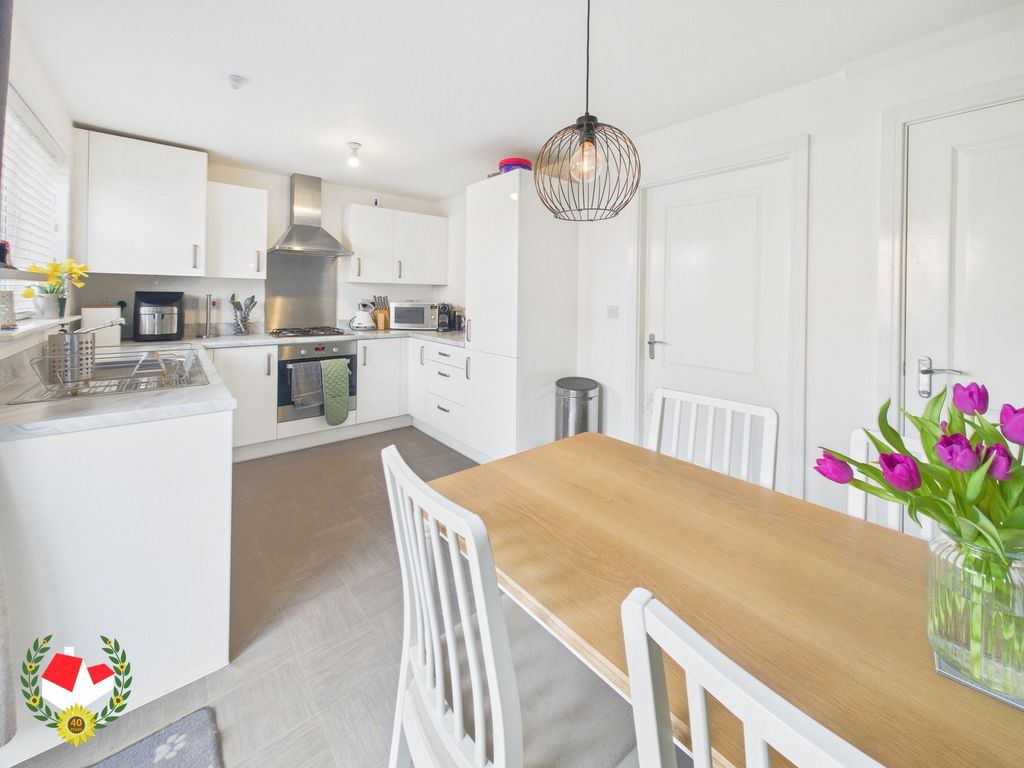 Property photo 3 of 12 Photo 1