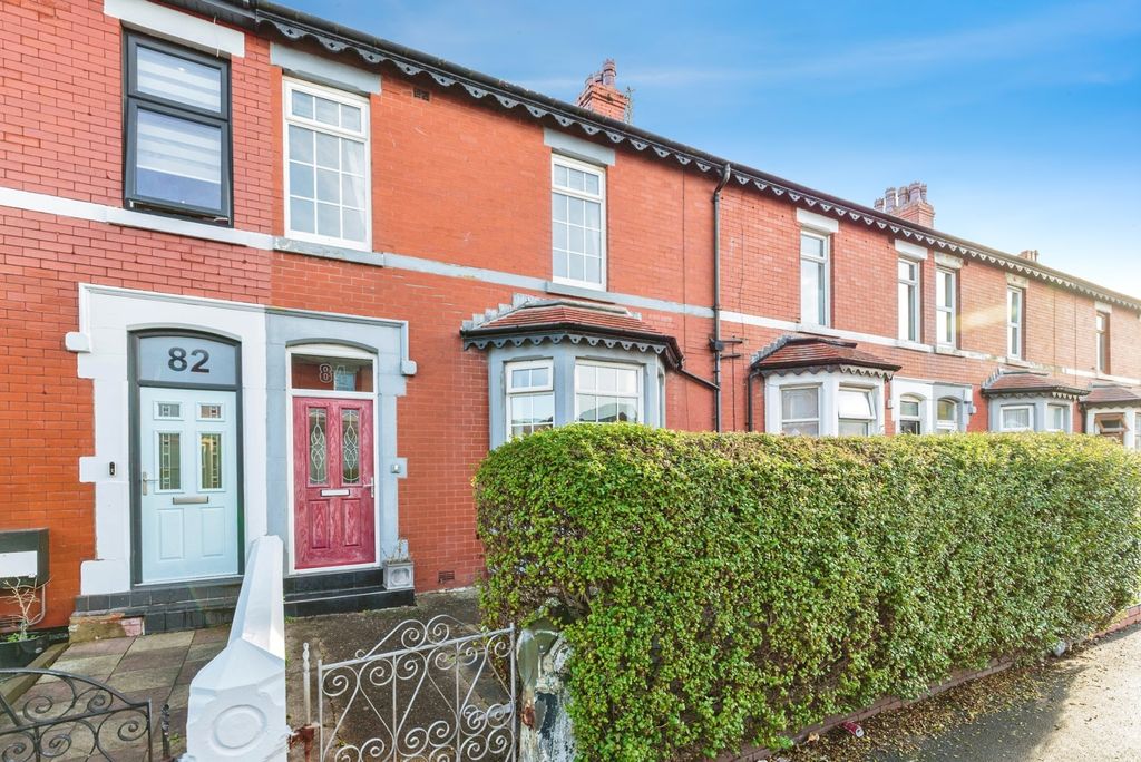 Property photo 1 of 17 Photo