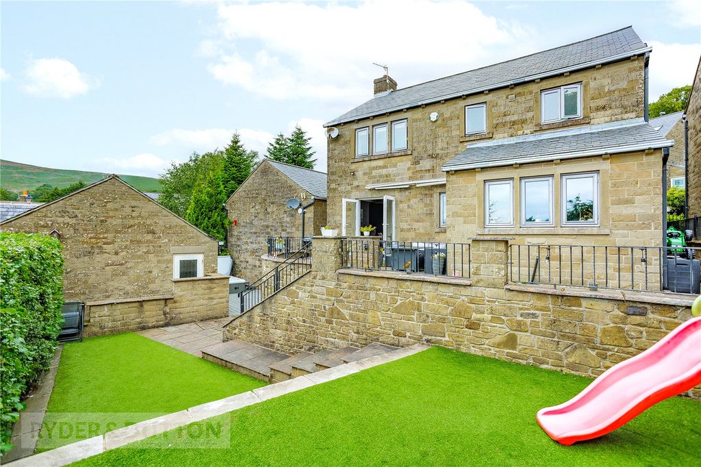 Property photo 2 of 24 Rear Garden