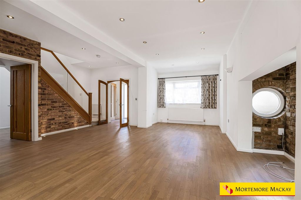 Property photo 2 of 29 7_88031_Watermarked.Jpg