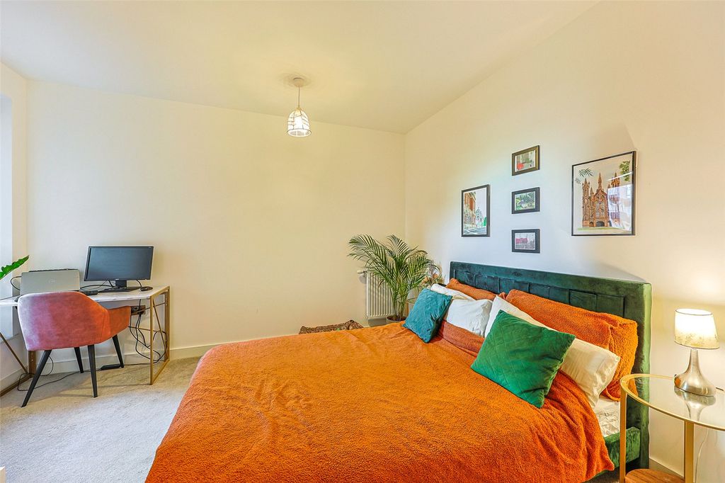 Property photo 2 of 14 Picture No. 12