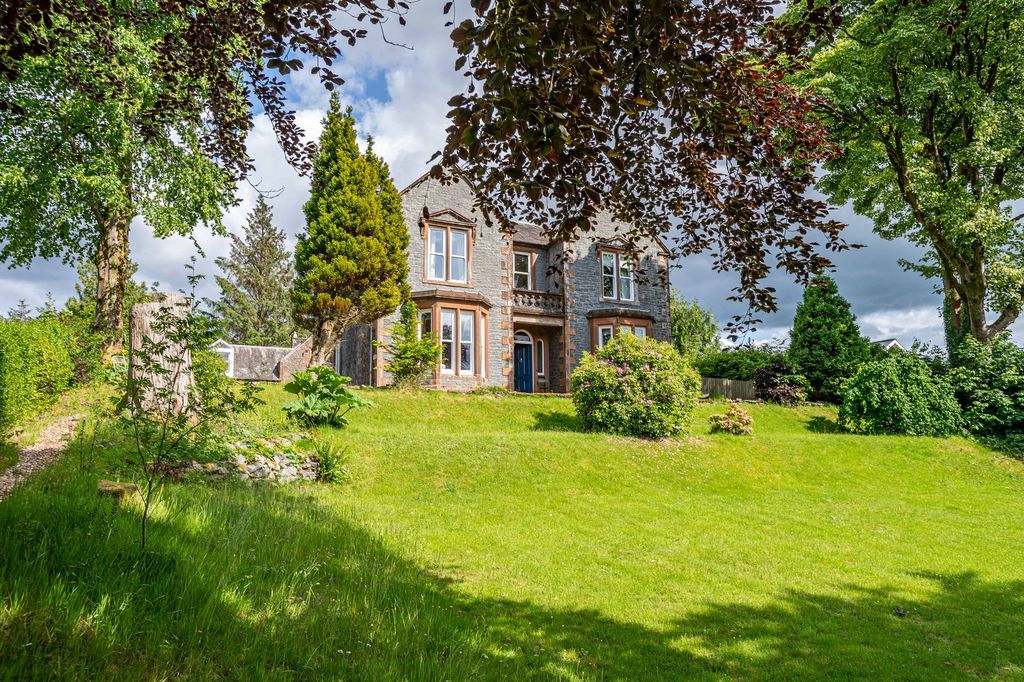 Property photo 3 of 42