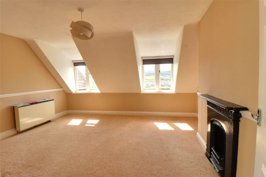 Property photo 3 of 8 Picture No. 18