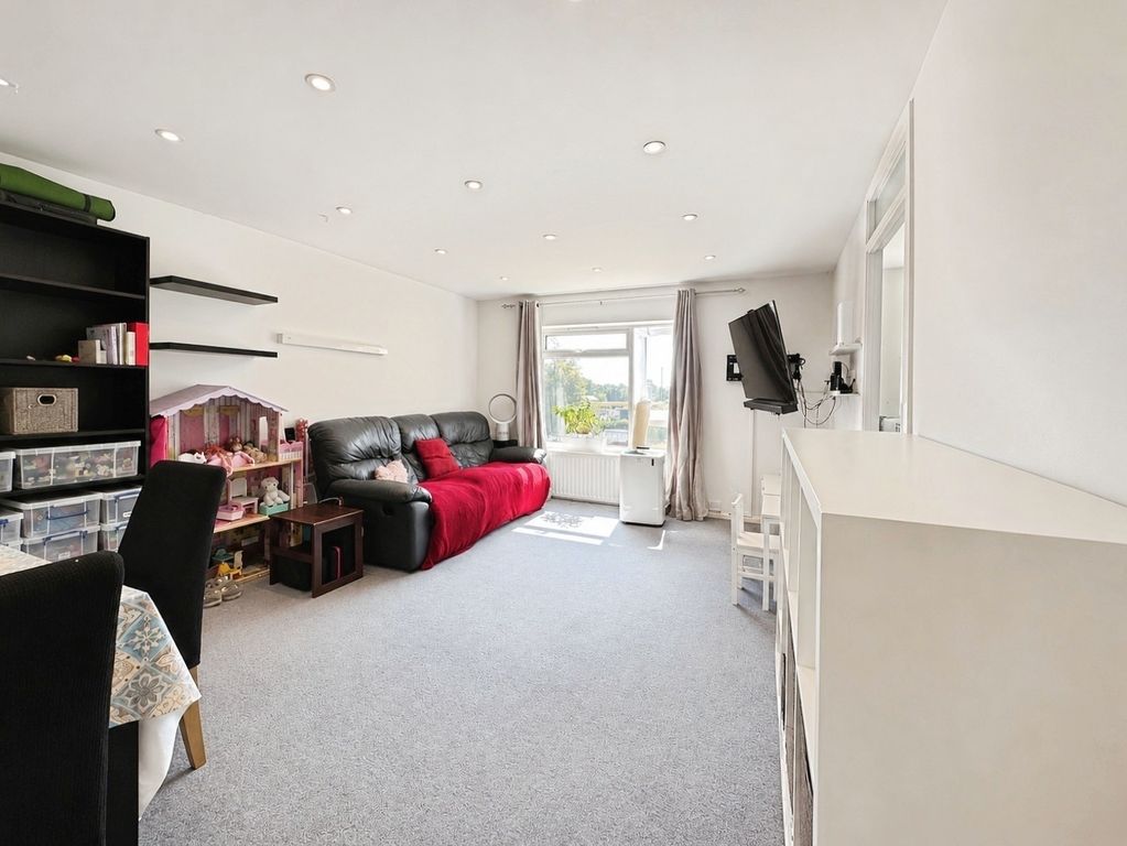 Property photo 3 of 7 Pbox-Img.Png