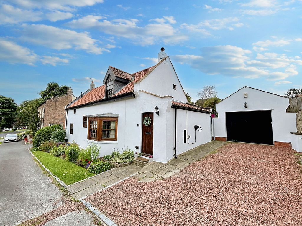 Property photo 3 of 35