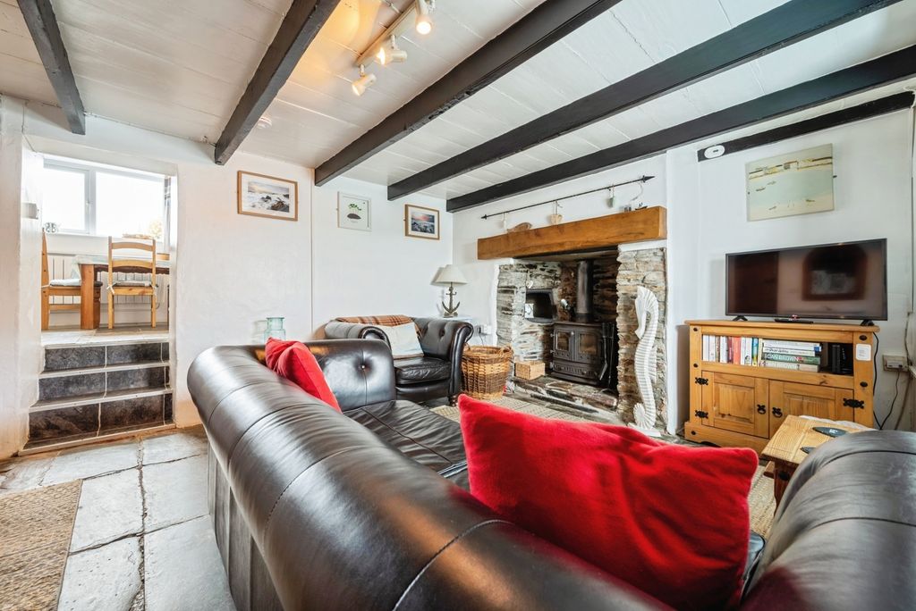 Property photo 2 of 13 Photo