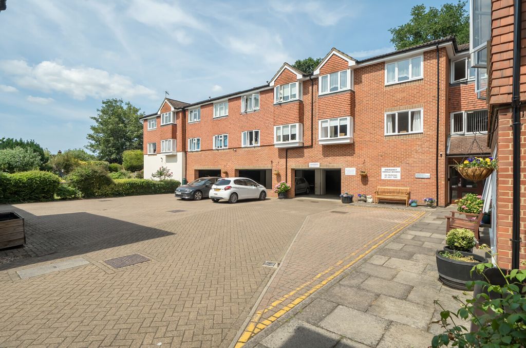 Property photo 1 of 18 1313962-1-6851A4B...