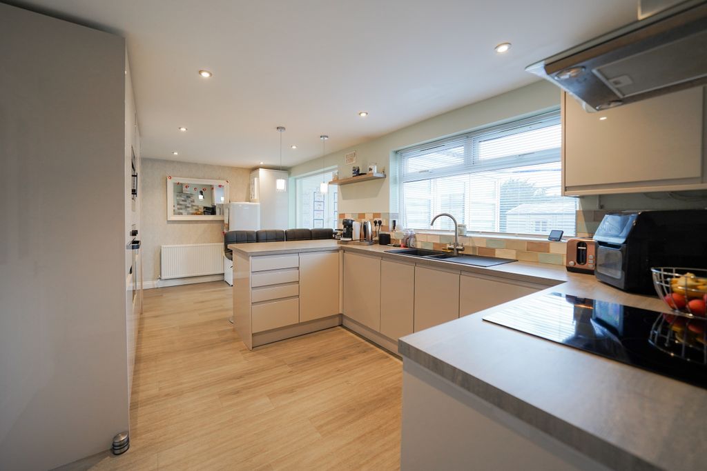 Property photo 3 of 28 3