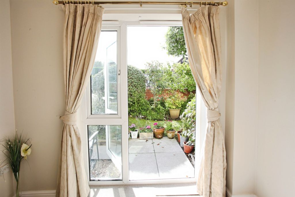 Property photo 3 of 14