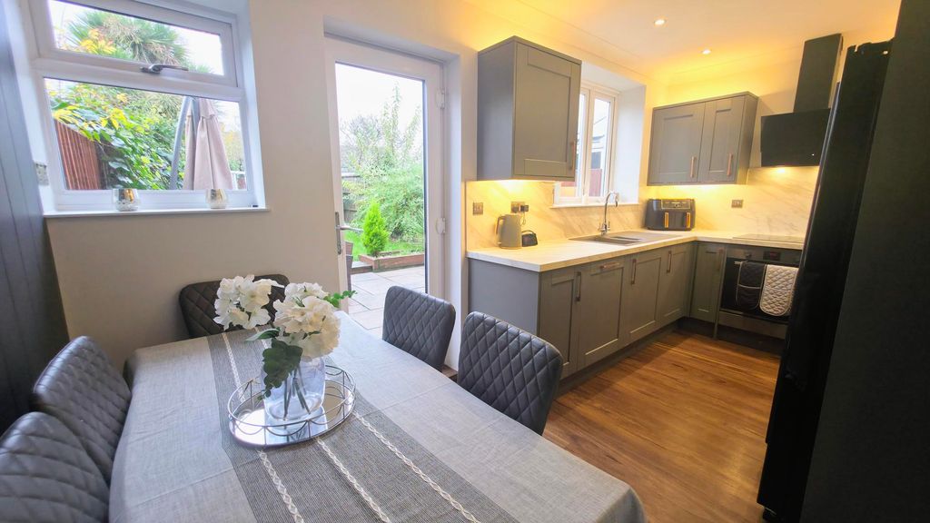 Property photo 2 of 15 Kitchen