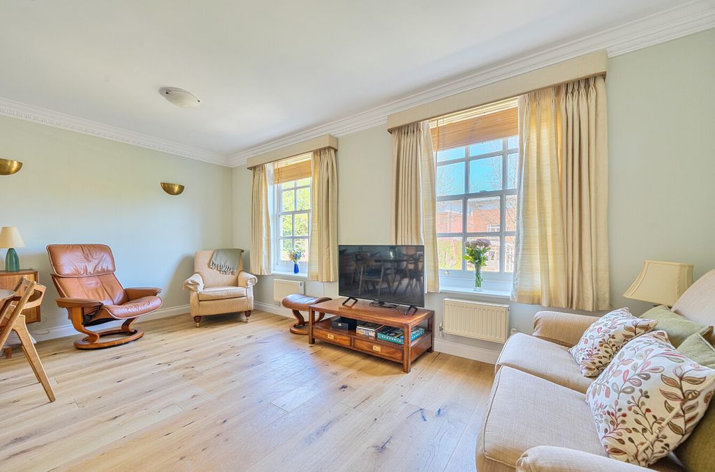 Property photo 2 of 36 1439494-31-69E8d0...