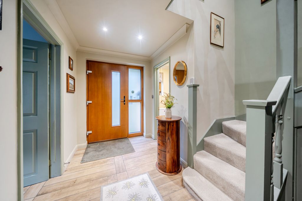 Property photo 2 of 20 1448800-13-69E5F0...