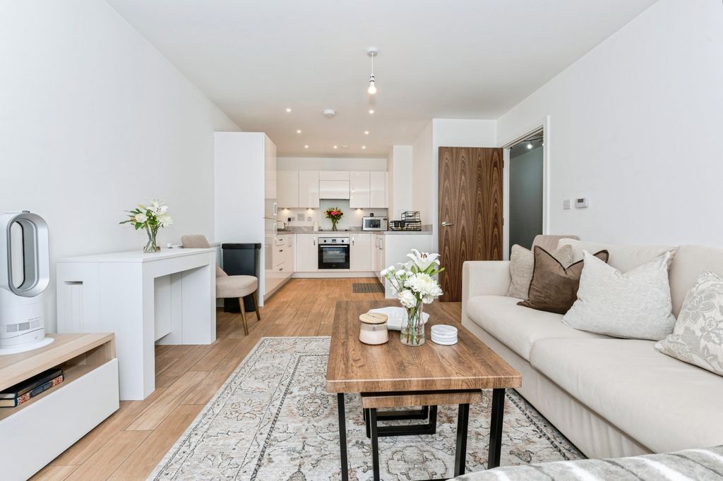 Property photo 3 of 12