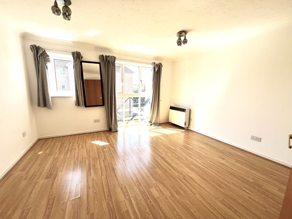 Property photo 3 of 8