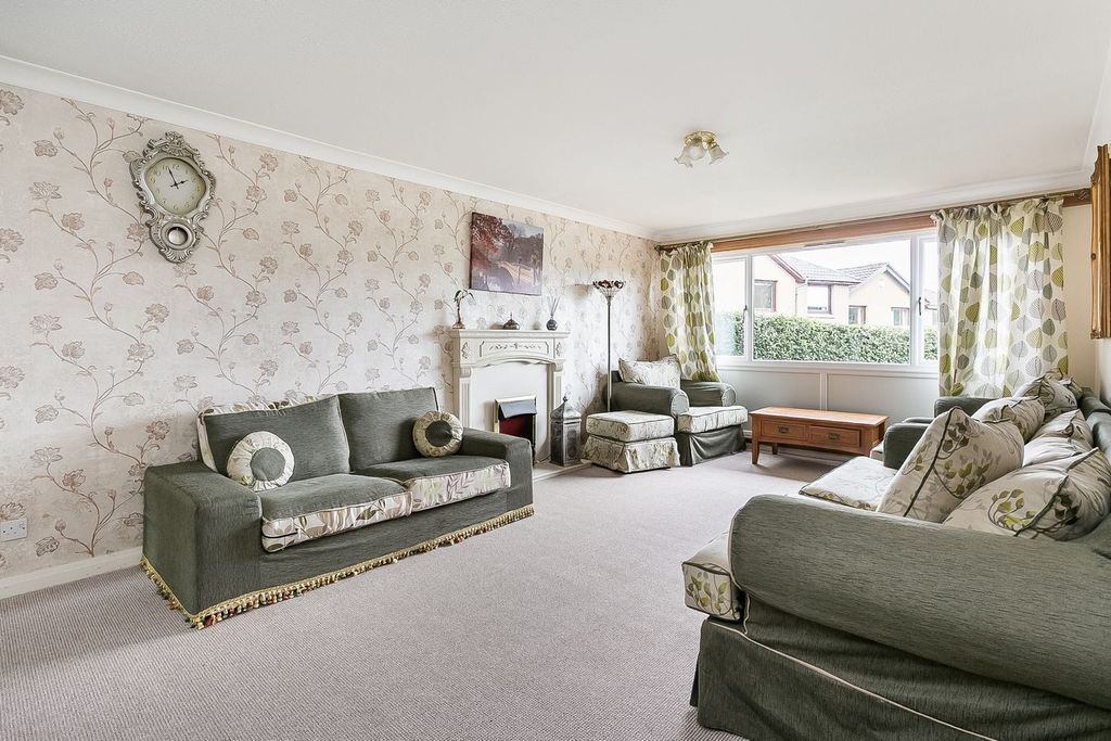 Property photo 2 of 38