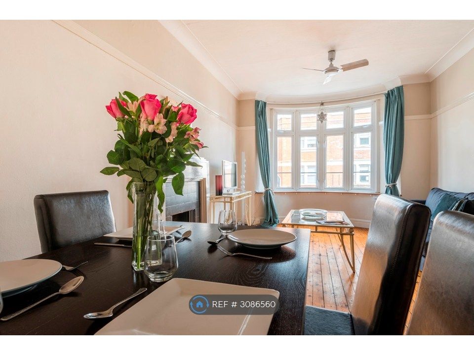 Property photo 3 of 17 Dining Table