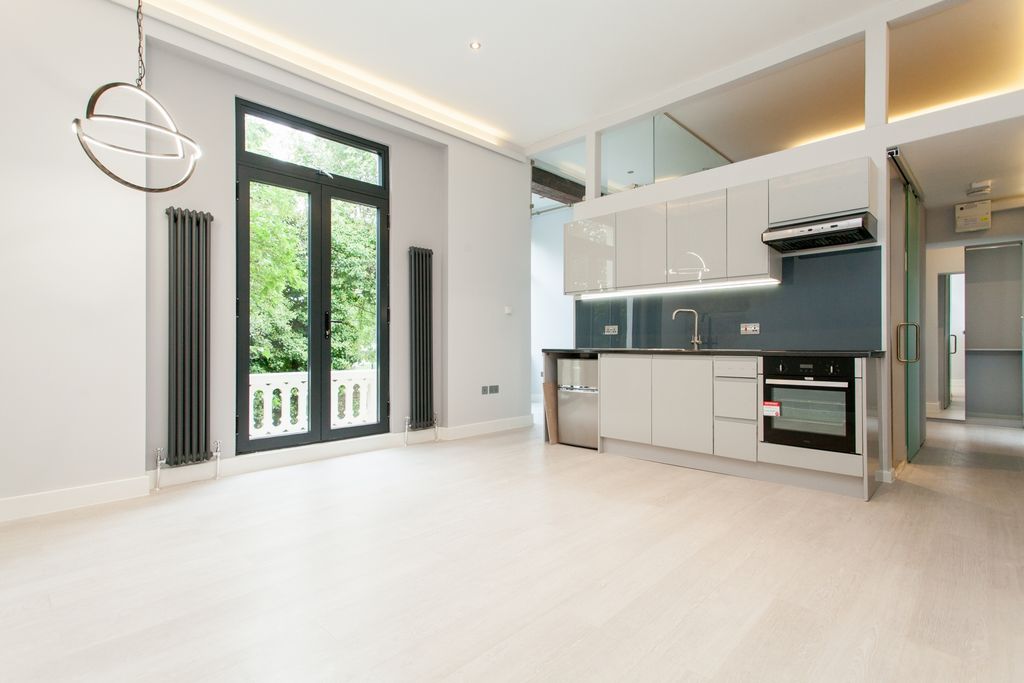 Property photo 3 of 14 Reception