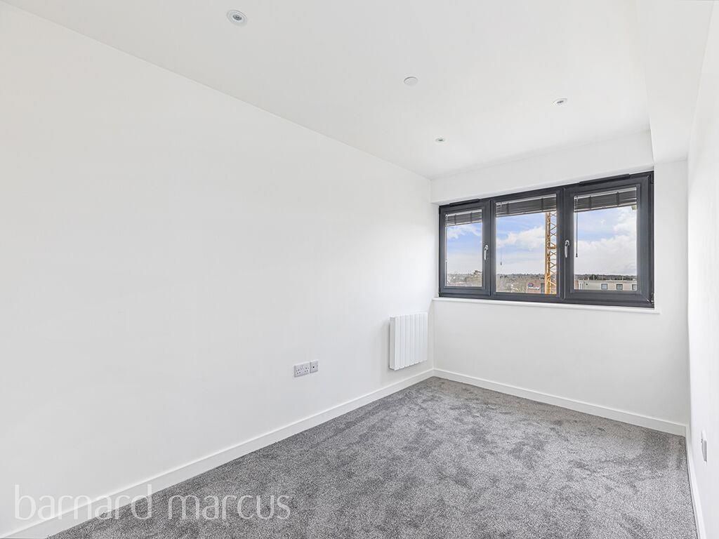 Property photo 3 of 6 Bedroom 1