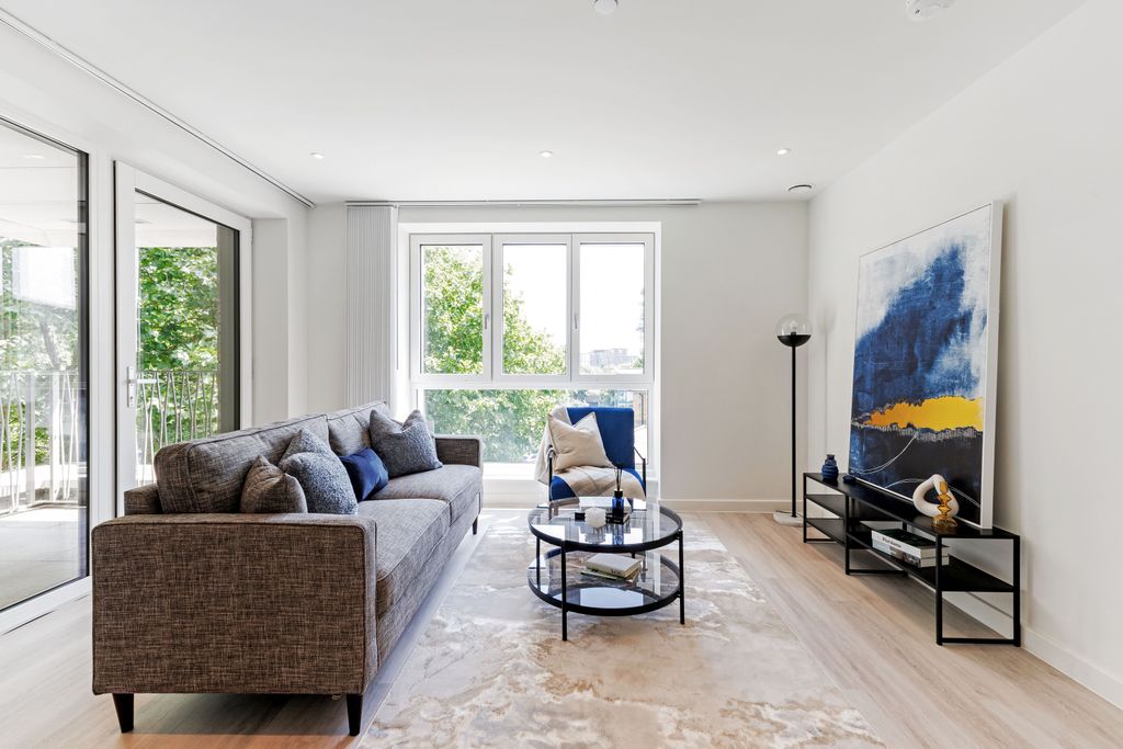 Property photo 2 of 12 93456_Eeko Agar Grove (12).Jpg