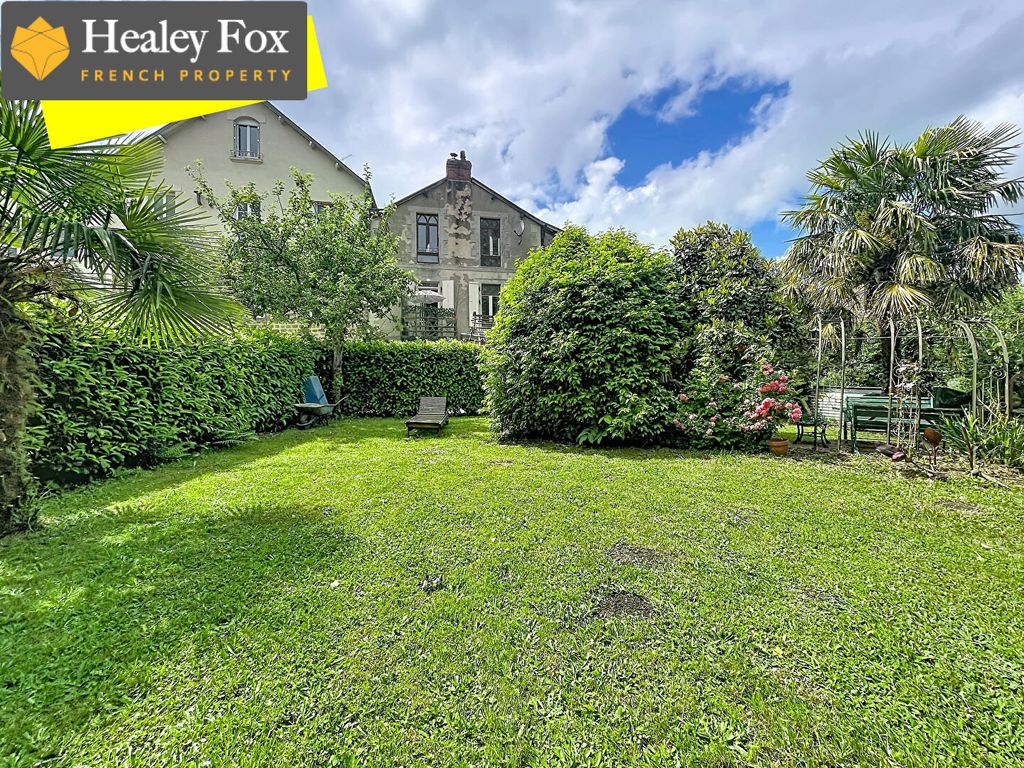 Property photo 1 of 18 Main Exterior View