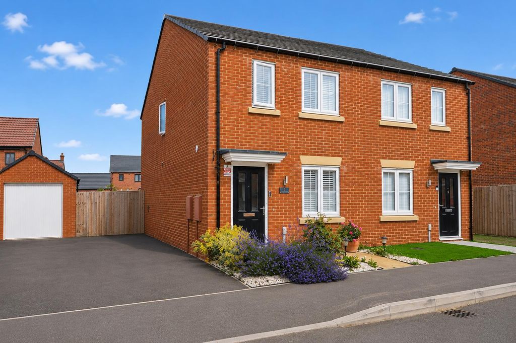 Property photo 1 of 16 Externall.Png
