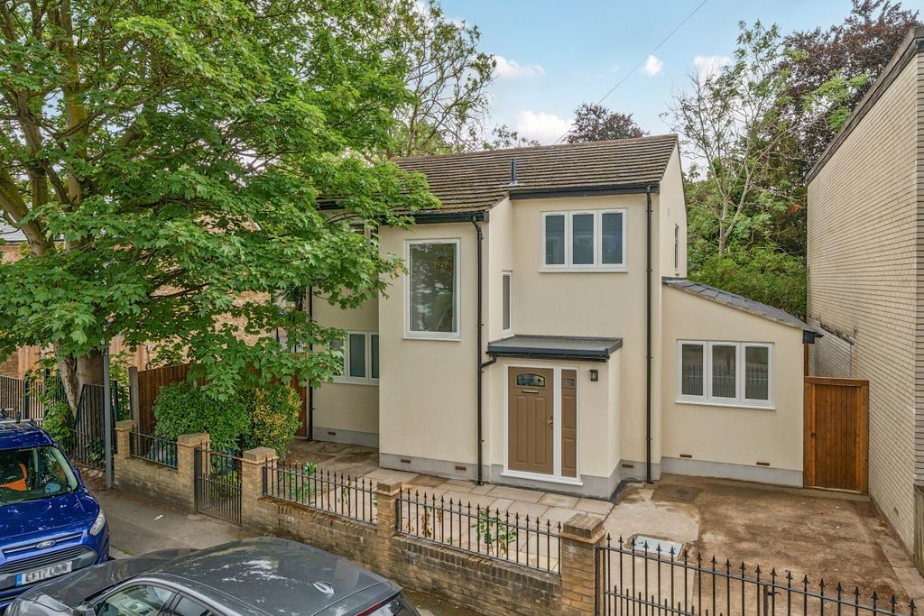 Property photo 2 of 16