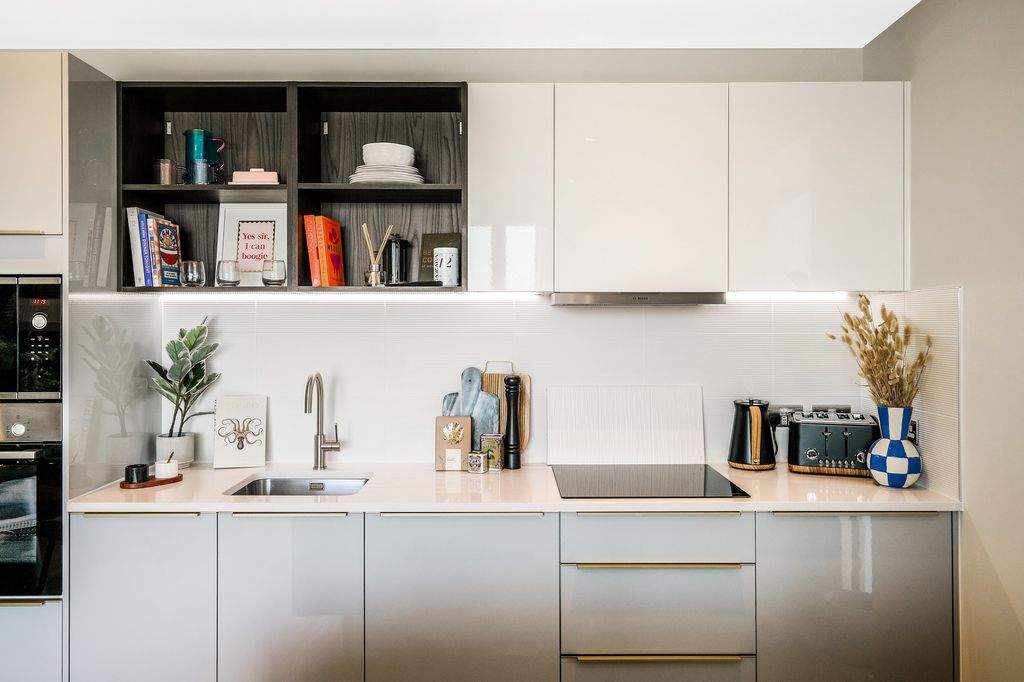 Property photo 3 of 22 2B Showhome