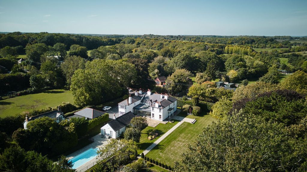 Property photo 1 of 30