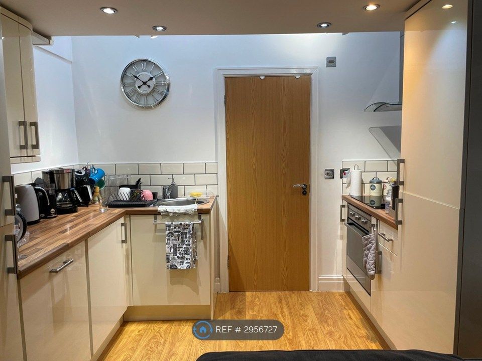 Property photo 2 of 5 Kitchen