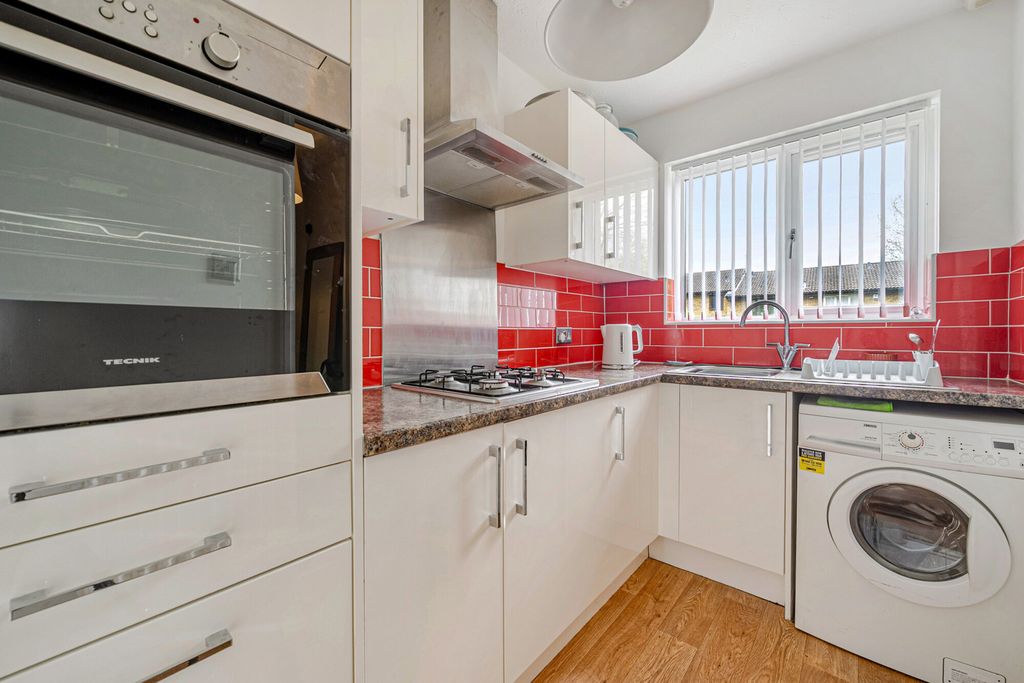 Property photo 3 of 15 Kitchen