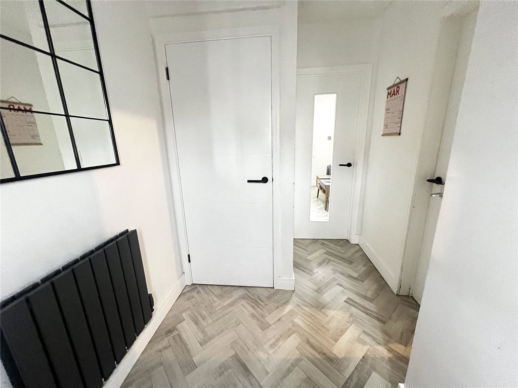 Property photo 2 of 20 Picture No. 18