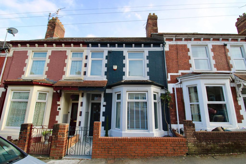 Property photo 1 of 18