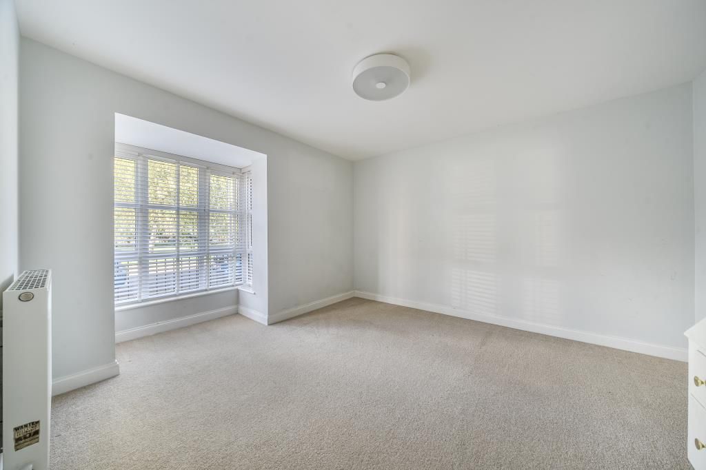 Property photo 3 of 21 Living Room