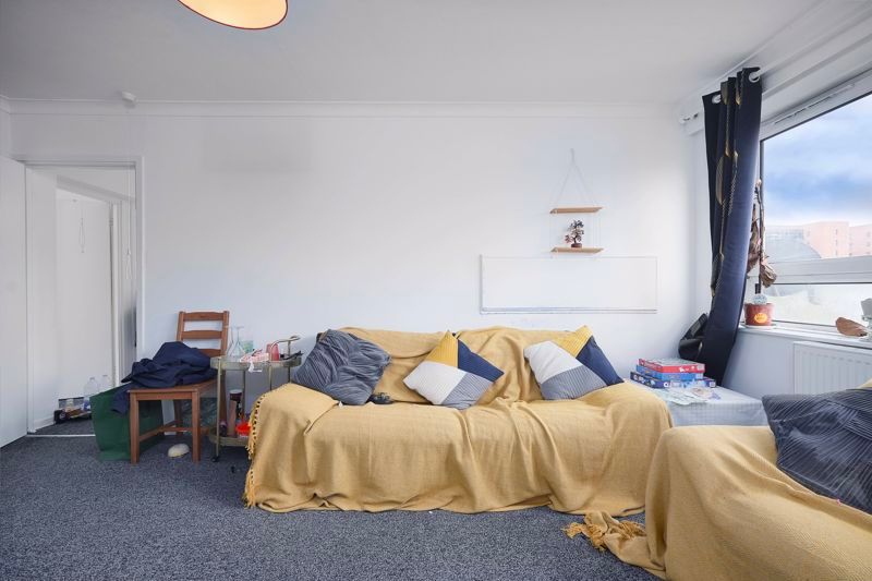 Property photo 1 of 9 Photo 13
