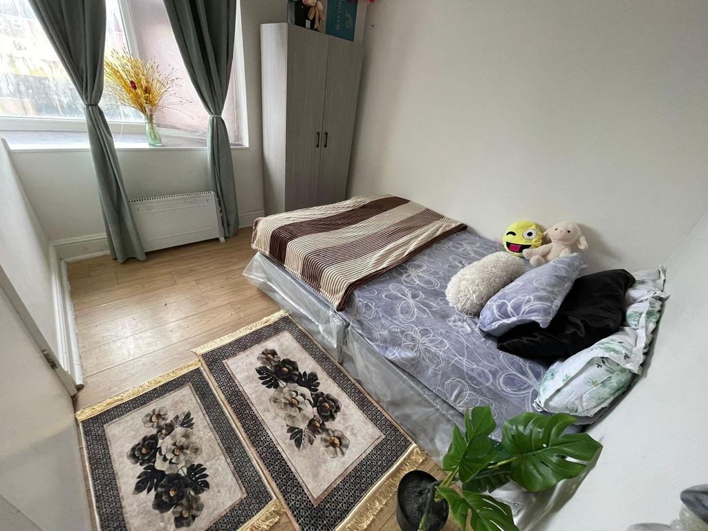 Property photo 1 of 3